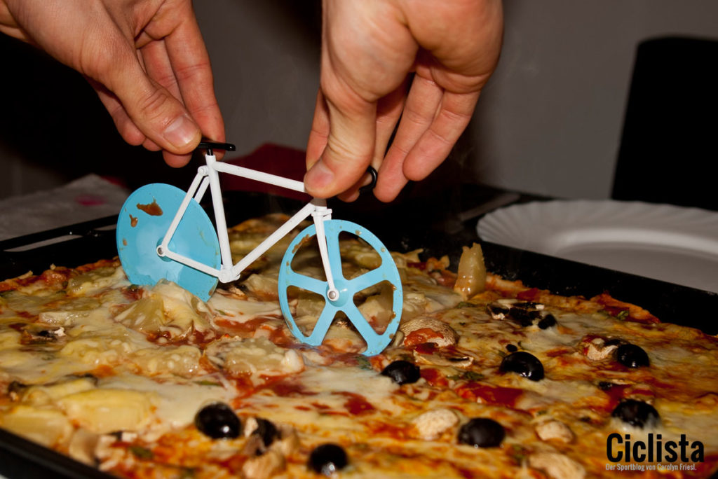 Fahrrad Pizza Cutter mit Pizza