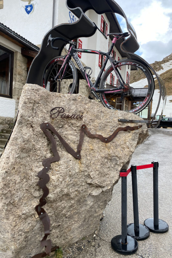 Pordoi Rad-Denkmal Giro d'Italia Passhöhe